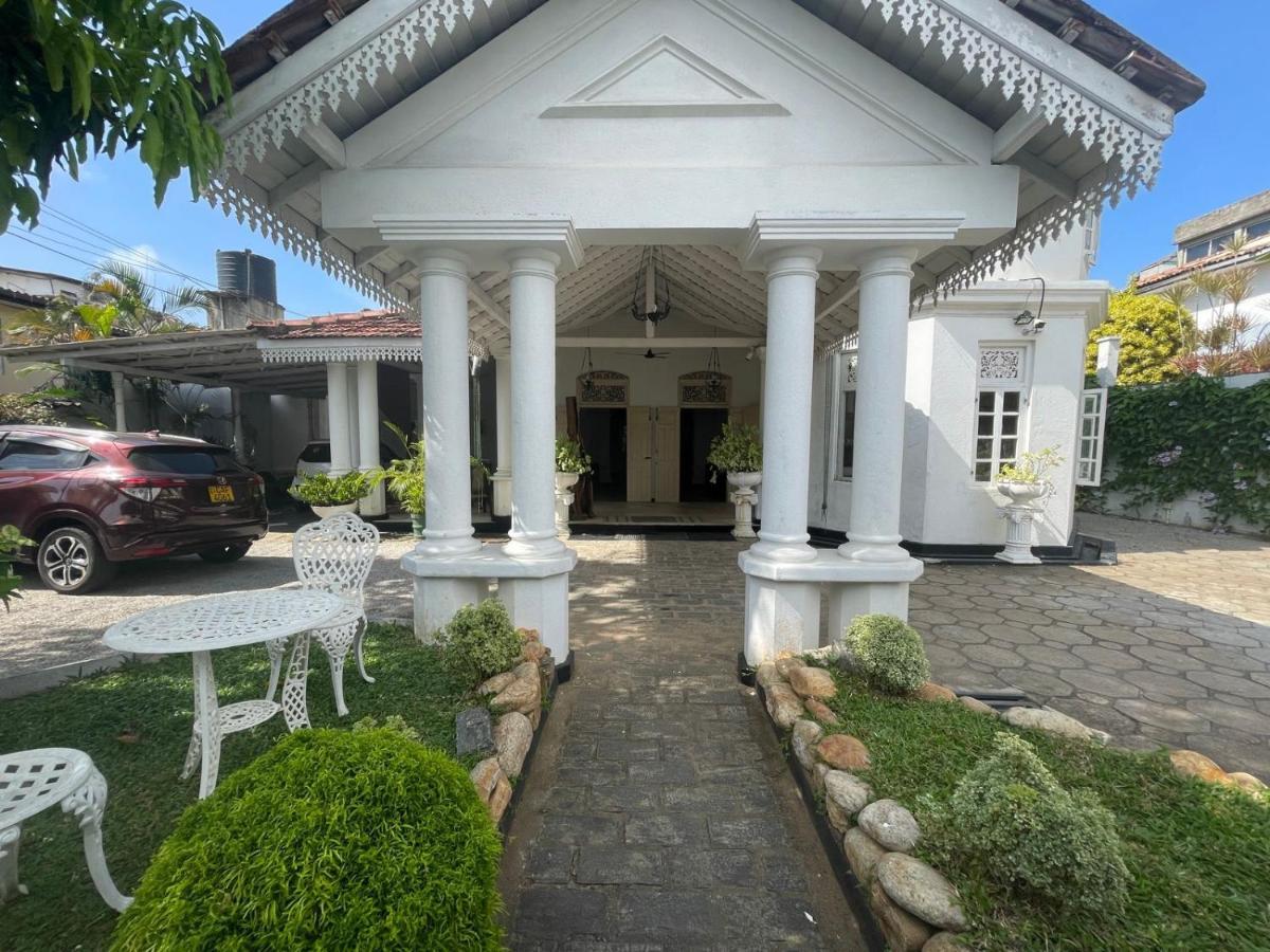 Barnes Villa Dehiwala-Mount Lavinia Exterior foto